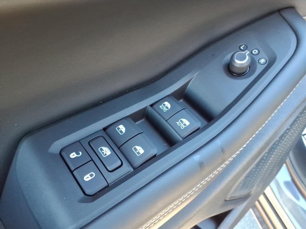 new 2025 Jeep Grand Cherokee L car, priced at $39,224