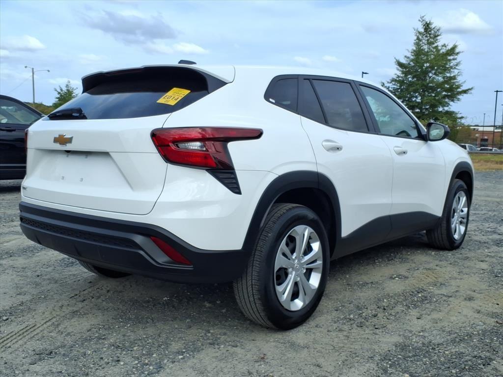 used 2024 Chevrolet Trax car, priced at $19,616