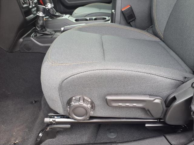 new 2025 Jeep Wrangler car, priced at $46,097