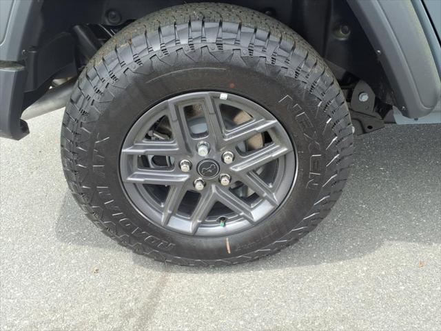 new 2025 Jeep Wrangler car, priced at $46,097