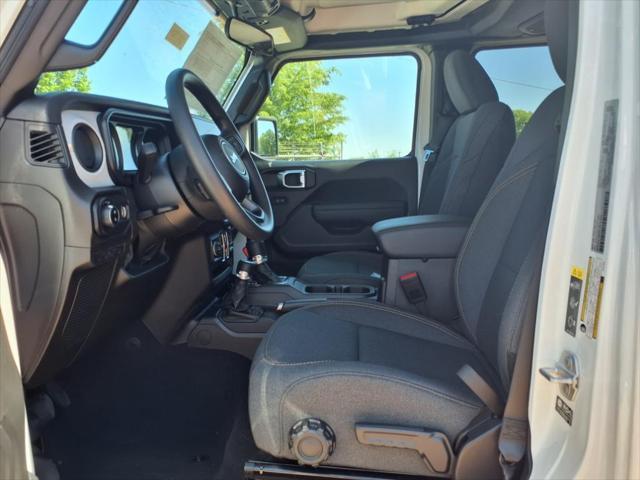 new 2025 Jeep Gladiator car, priced at $41,383