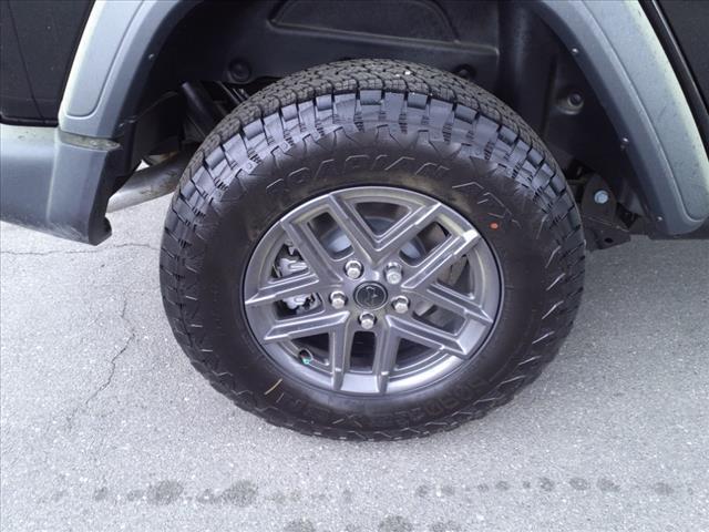 new 2025 Jeep Wrangler car, priced at $50,365