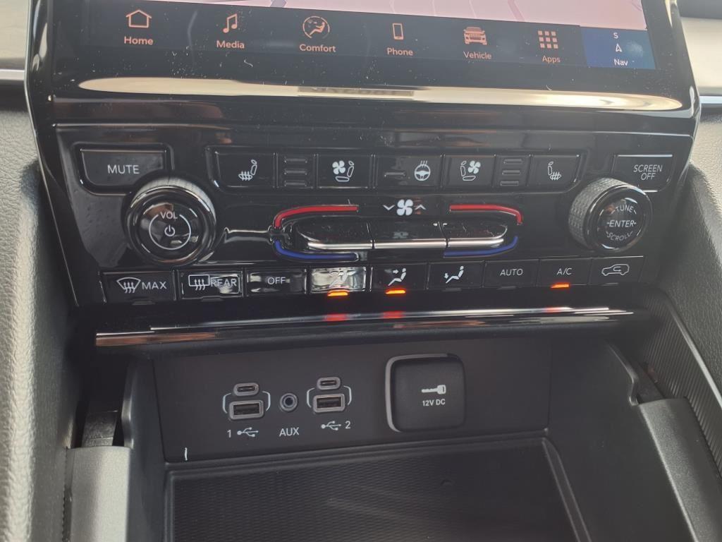 new 2025 Jeep Grand Cherokee car, priced at $47,589