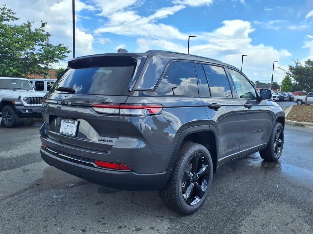 new 2025 Jeep Grand Cherokee car, priced at $47,589