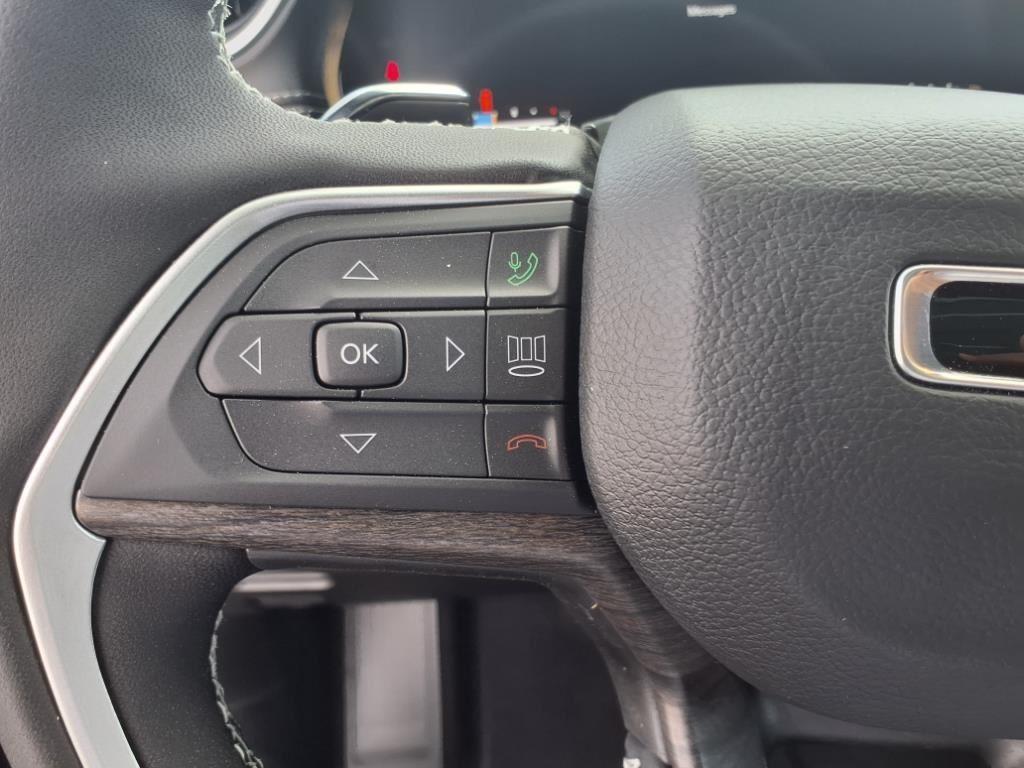 new 2025 Jeep Grand Cherokee car, priced at $47,589