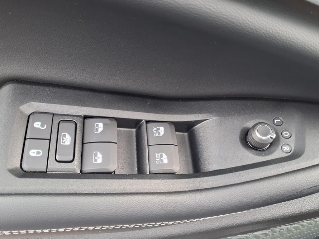 new 2025 Jeep Grand Cherokee car, priced at $47,589