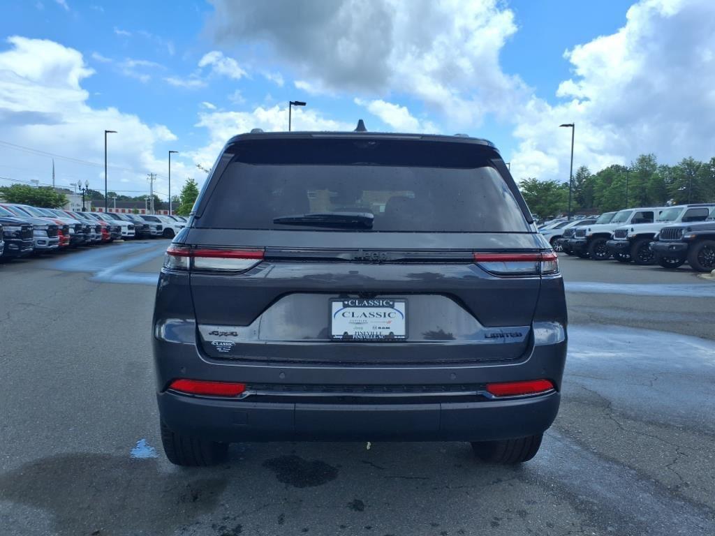 new 2025 Jeep Grand Cherokee car, priced at $47,589