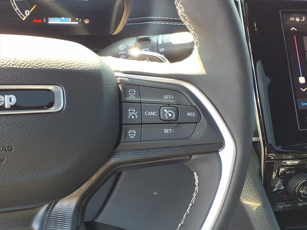 used 2024 Jeep Grand Cherokee car, priced at $32,897