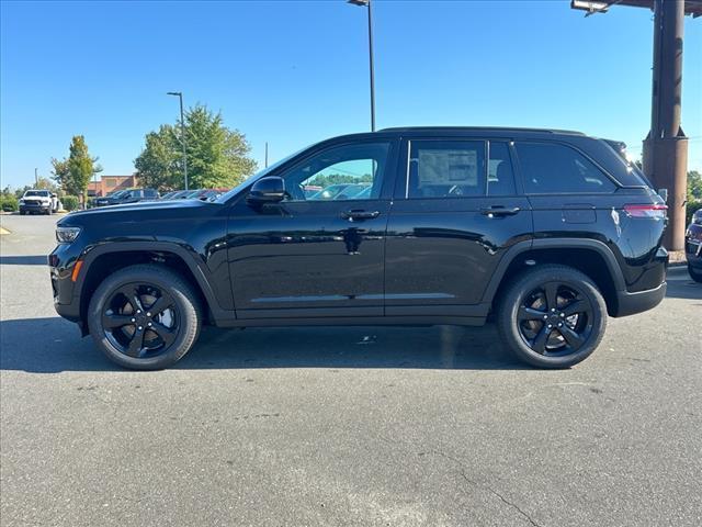 new 2025 Jeep Grand Cherokee car, priced at $50,955