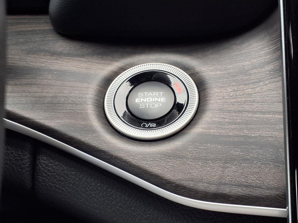 new 2025 Jeep Grand Cherokee car, priced at $47,545