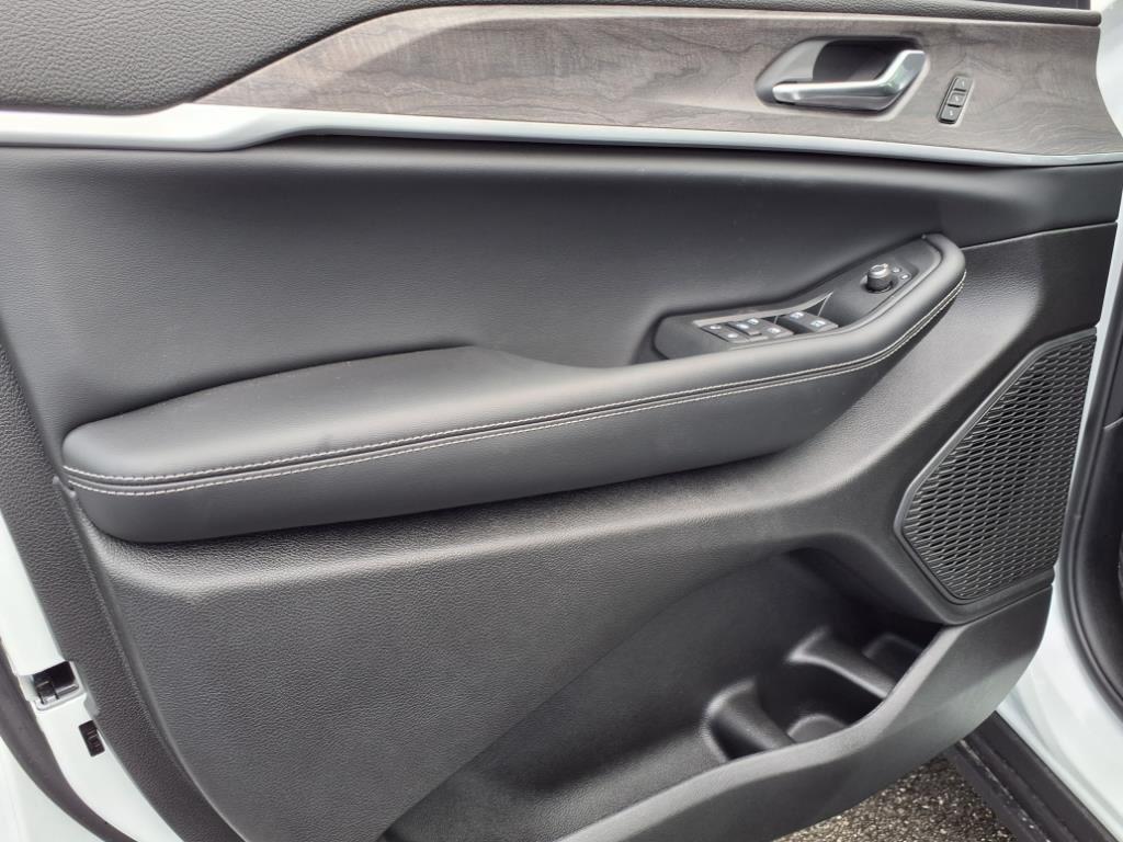 new 2025 Jeep Grand Cherokee car, priced at $47,545