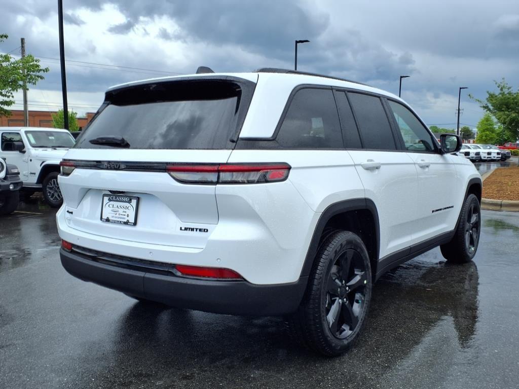 new 2025 Jeep Grand Cherokee car, priced at $47,545