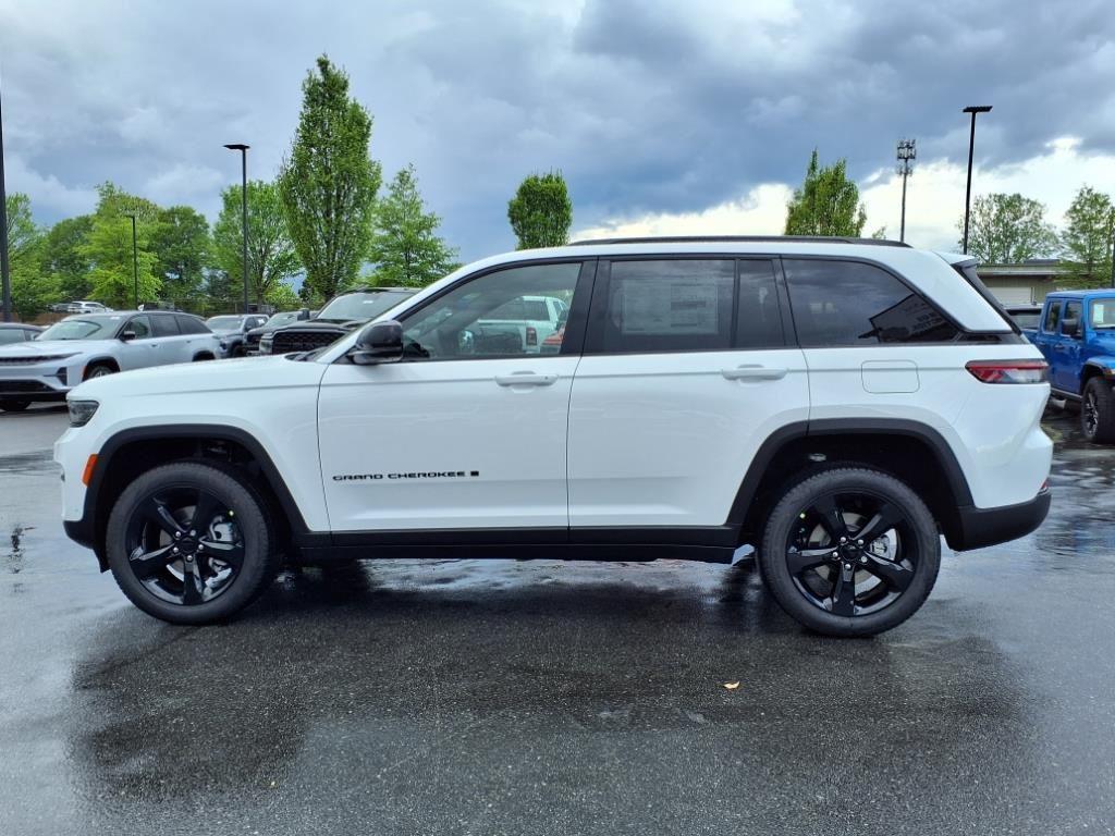 new 2025 Jeep Grand Cherokee car, priced at $47,545