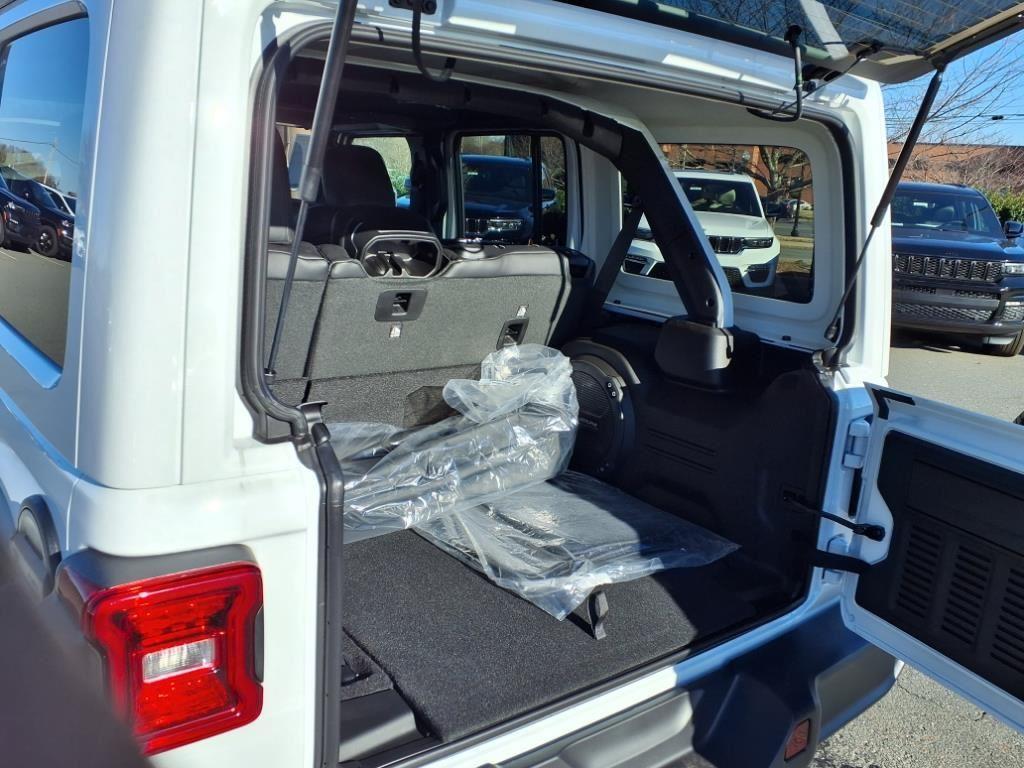 new 2025 Jeep Wrangler car, priced at $48,379