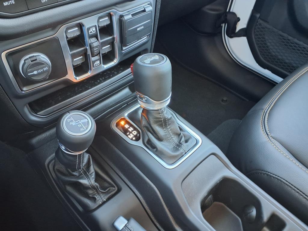 new 2025 Jeep Wrangler car, priced at $48,379