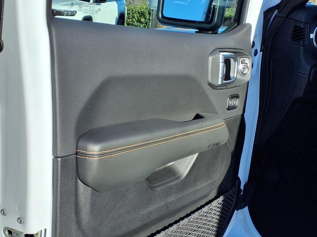 new 2025 Jeep Wrangler car, priced at $48,379