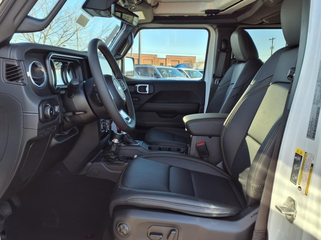 new 2025 Jeep Wrangler car, priced at $48,379