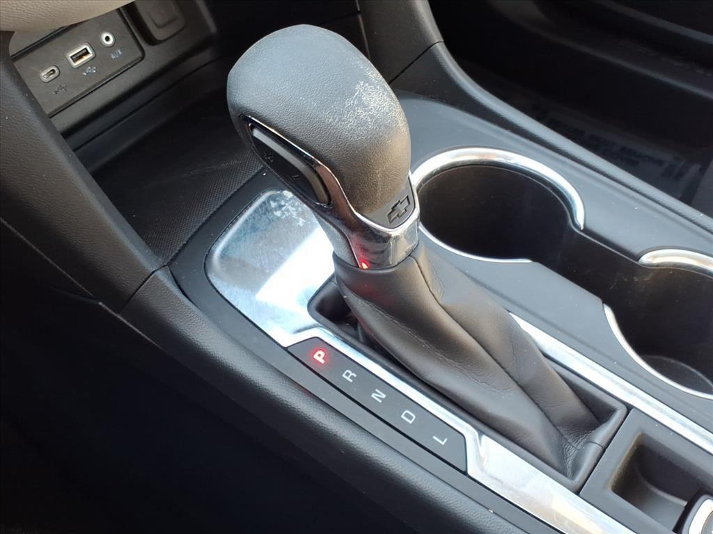 used 2022 Chevrolet Equinox car, priced at $20,995