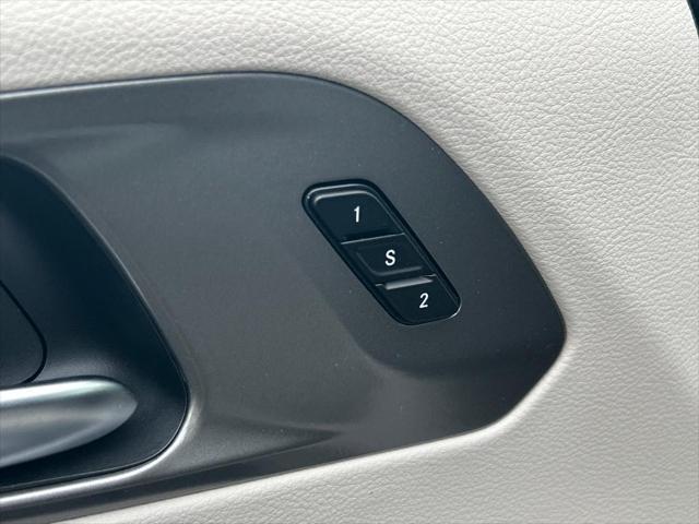 new 2024 Chrysler Pacifica car, priced at $43,716