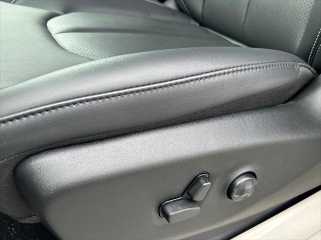 new 2024 Chrysler Pacifica car, priced at $43,716
