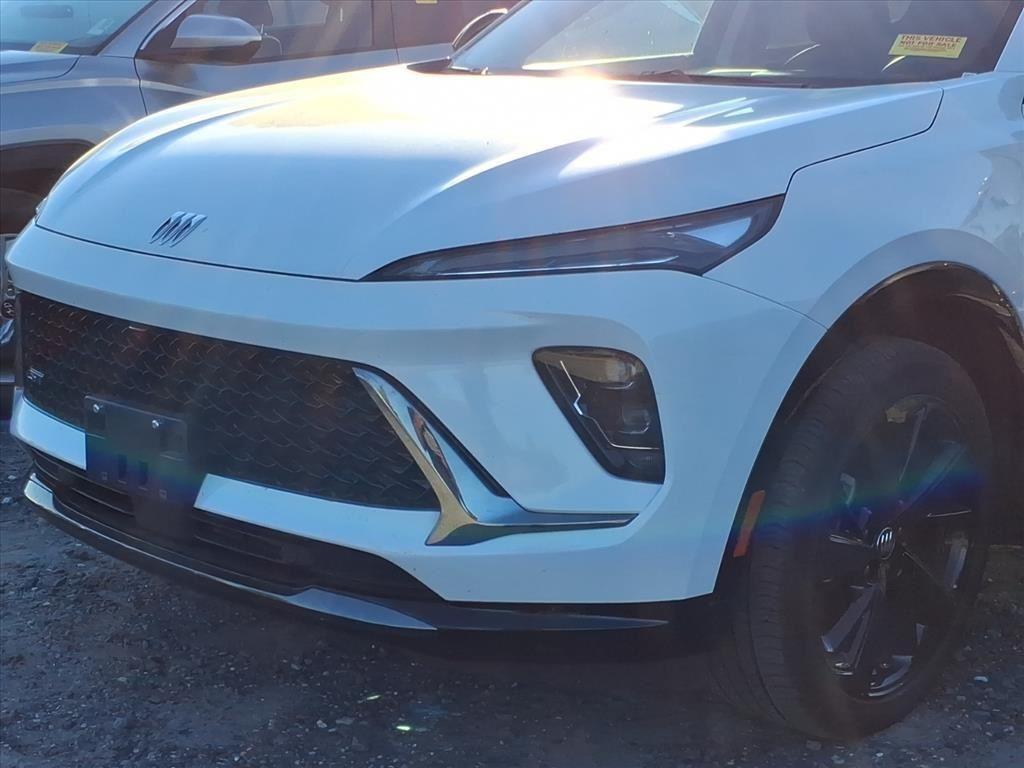 used 2025 Buick Envision car, priced at $32,986