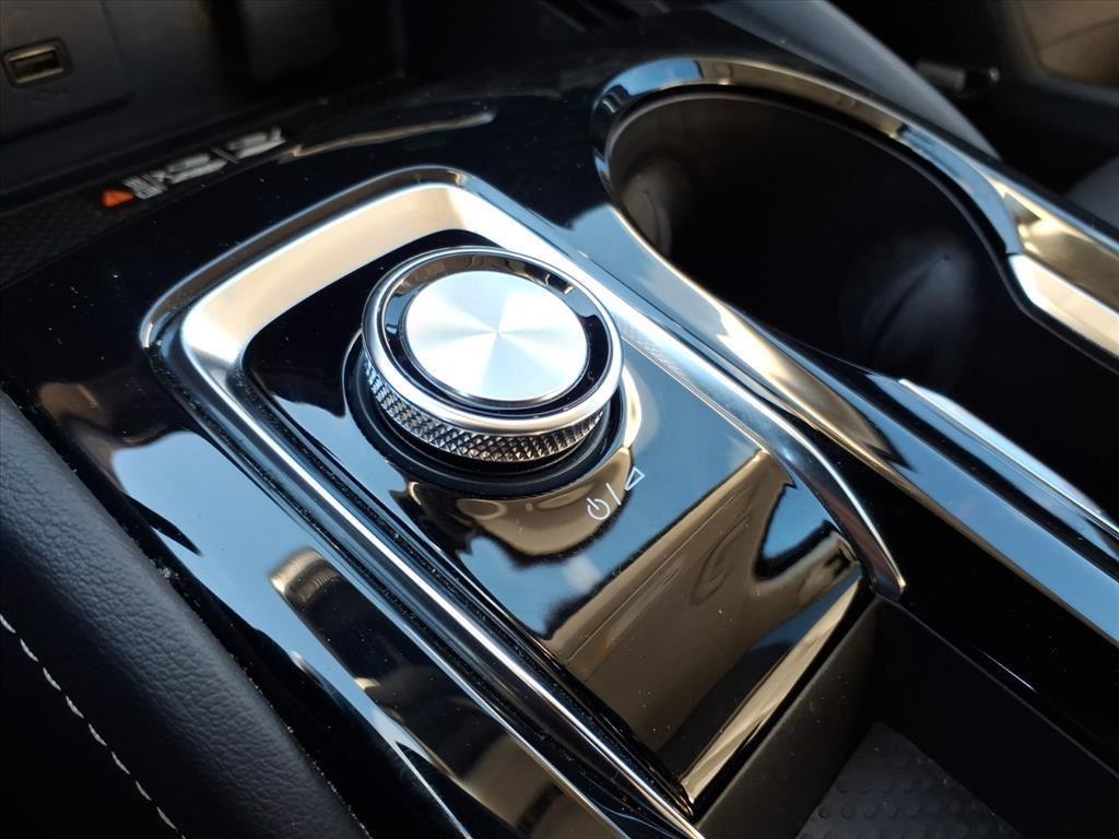 used 2025 Buick Envision car, priced at $32,986