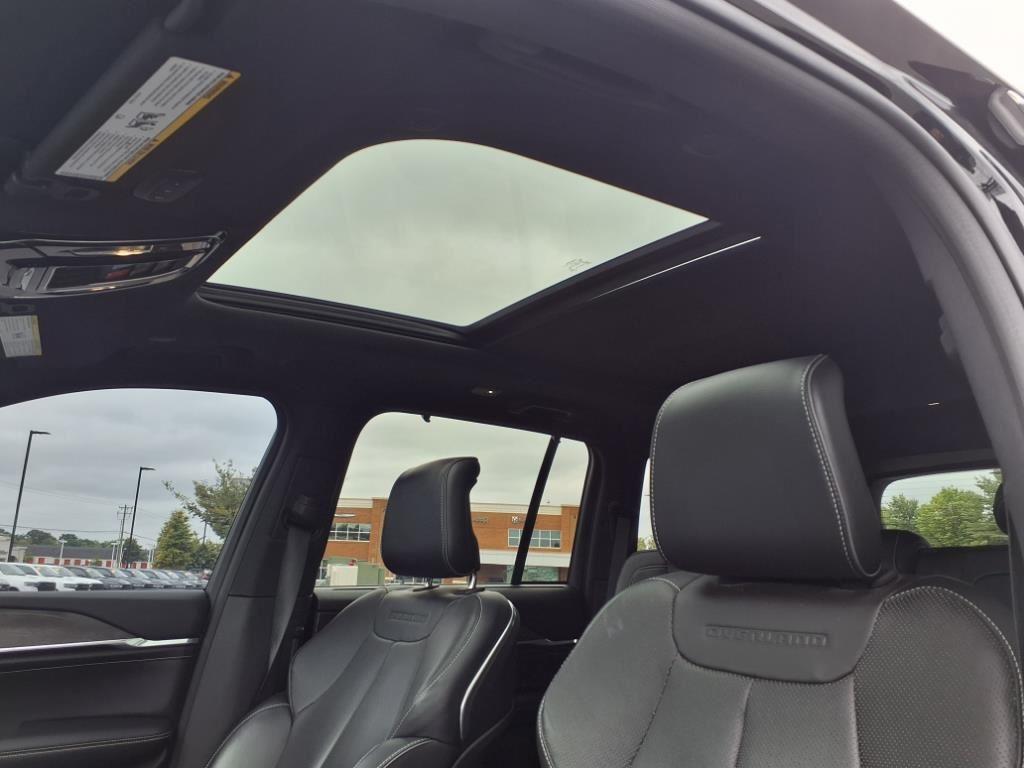 used 2022 Jeep Grand Cherokee car, priced at $35,998