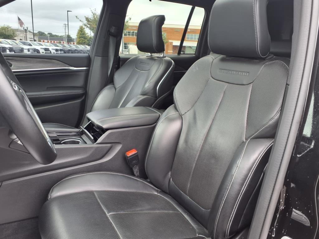 used 2022 Jeep Grand Cherokee car, priced at $35,998