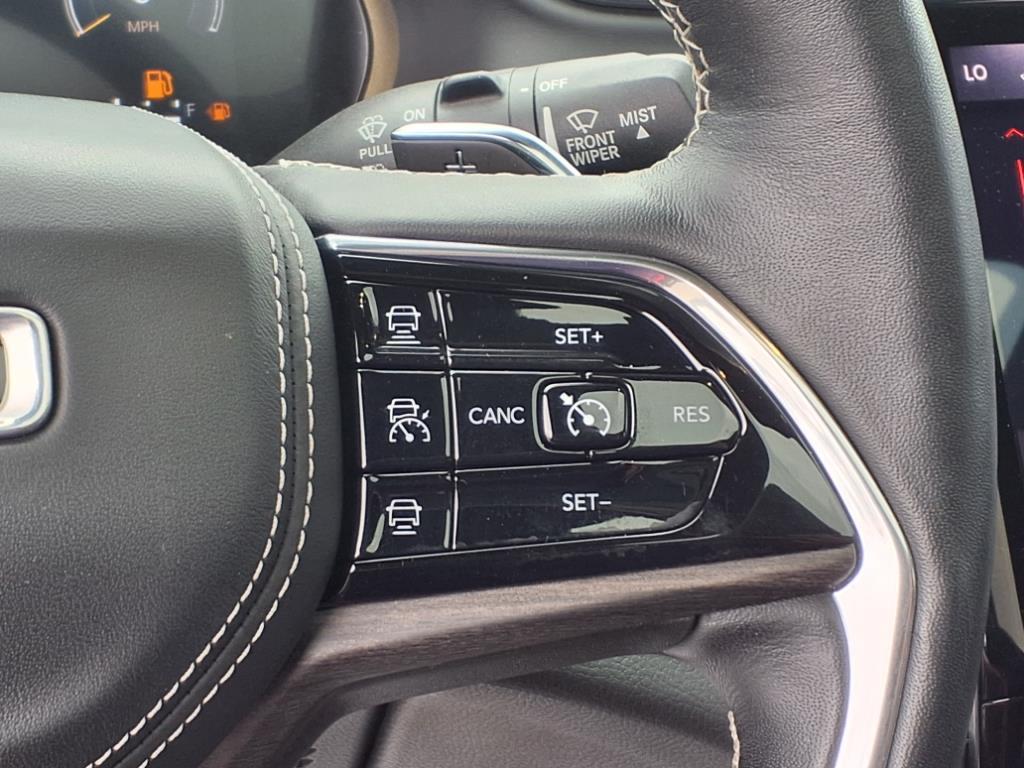 used 2022 Jeep Grand Cherokee car, priced at $38,398