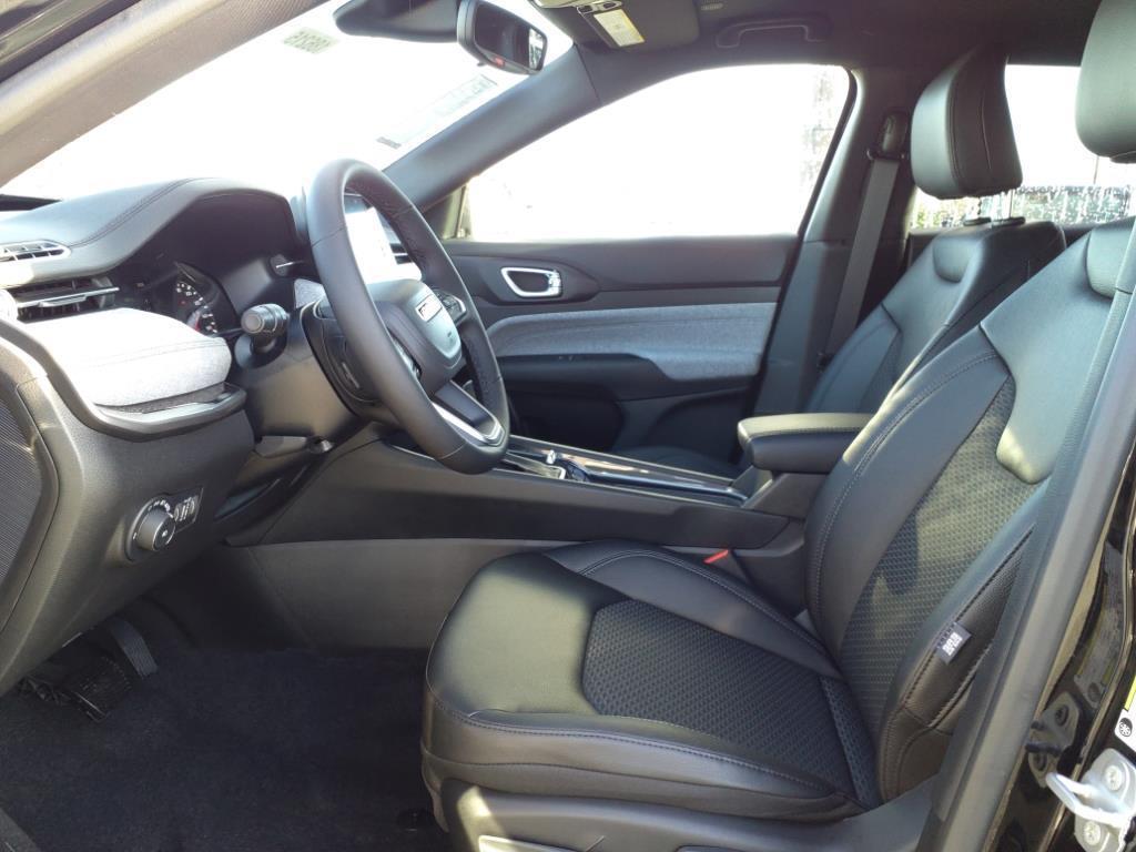 new 2025 Jeep Compass car, priced at $25,464