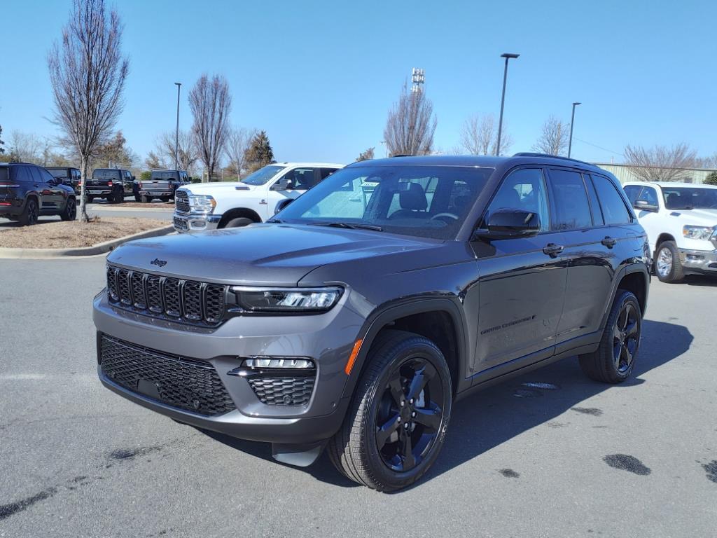 new 2025 Jeep Grand Cherokee car, priced at $48,048