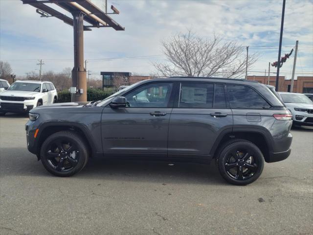 new 2025 Jeep Grand Cherokee car, priced at $49,212