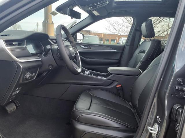 new 2025 Jeep Grand Cherokee car, priced at $49,212