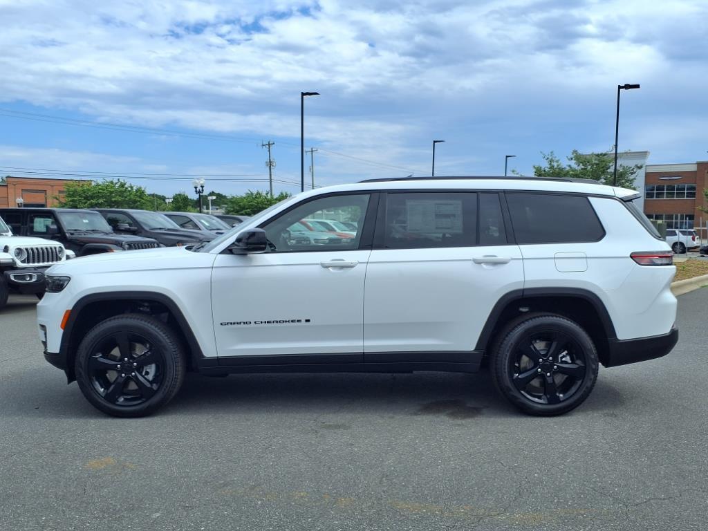 new 2025 Jeep Grand Cherokee L car, priced at $47,694