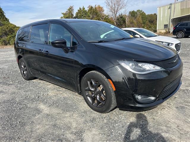 used 2018 Chrysler Pacifica car, priced at $13,995