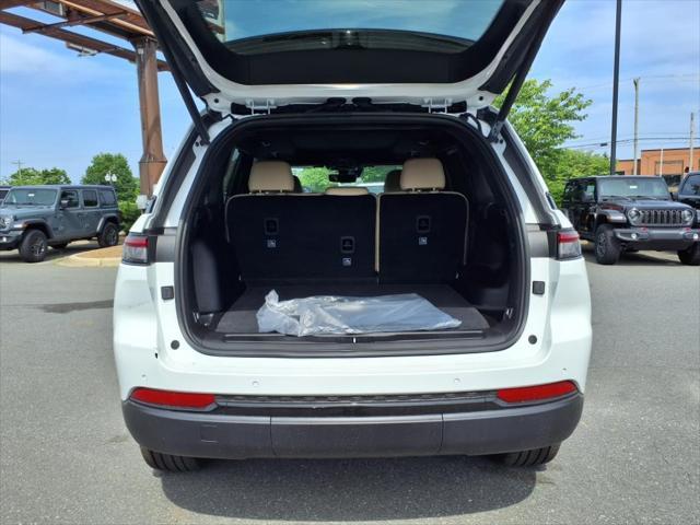 new 2025 Jeep Grand Cherokee car, priced at $48,617