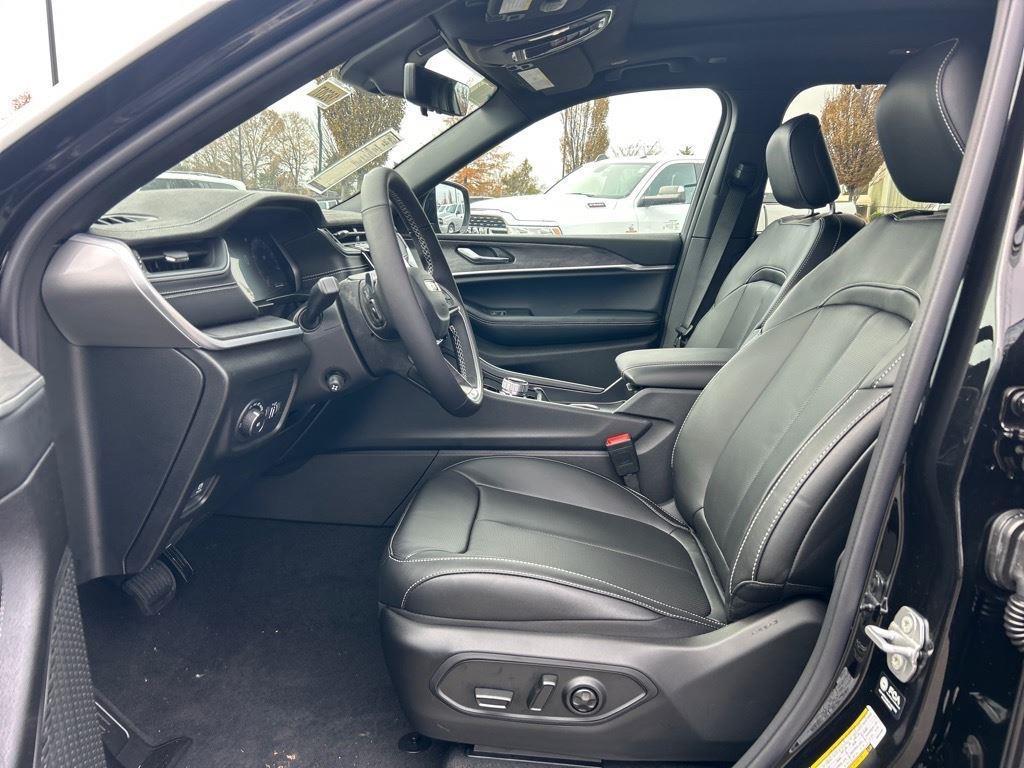 new 2025 Jeep Grand Cherokee L car, priced at $47,361