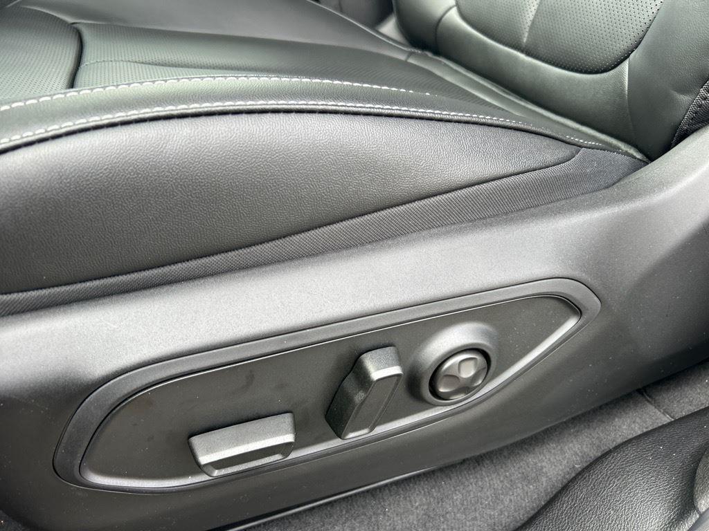 new 2025 Jeep Grand Cherokee L car, priced at $47,361