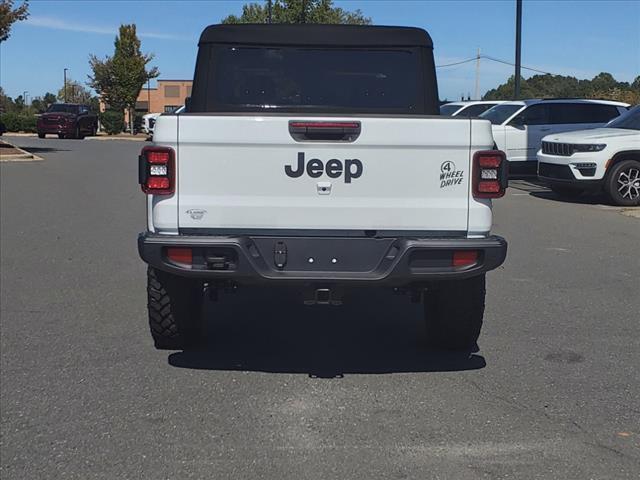 new 2024 Jeep Gladiator car, priced at $45,578