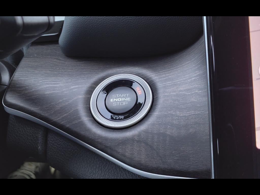 new 2025 Jeep Grand Cherokee car, priced at $46,862