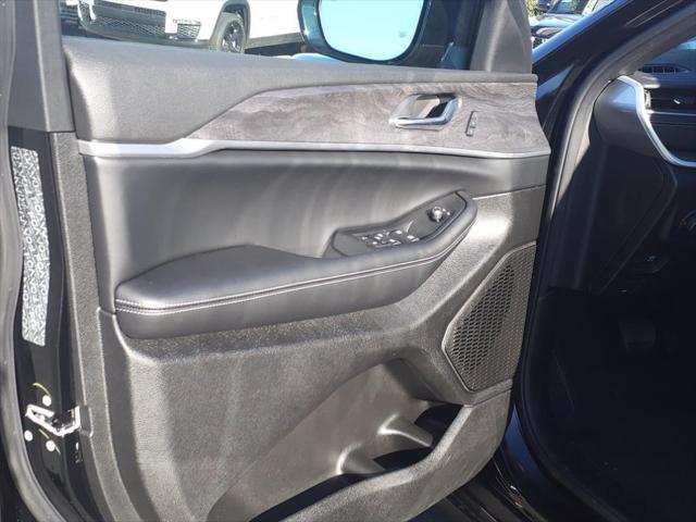 new 2025 Jeep Grand Cherokee car, priced at $50,155