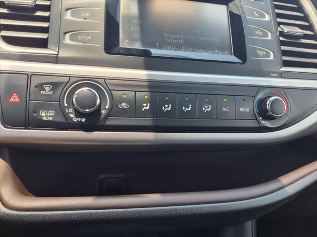 used 2019 Toyota Highlander car, priced at $25,705