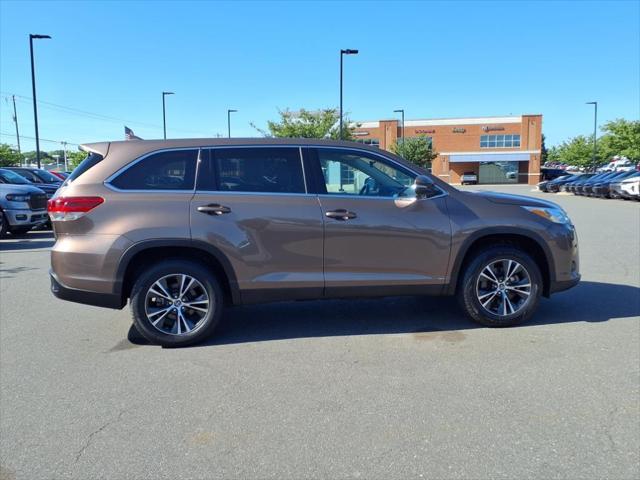 used 2019 Toyota Highlander car, priced at $26,306