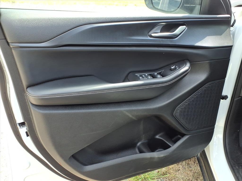 used 2023 Jeep Grand Cherokee L car, priced at $25,898