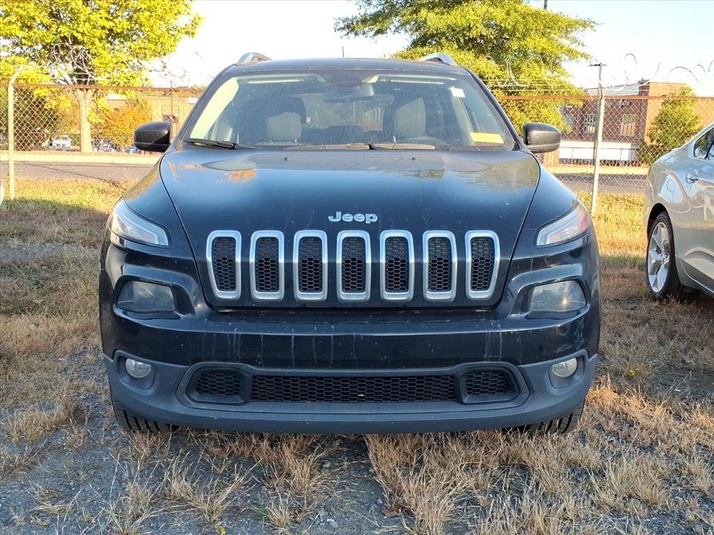 used 2018 Jeep Cherokee car, priced at $10,695