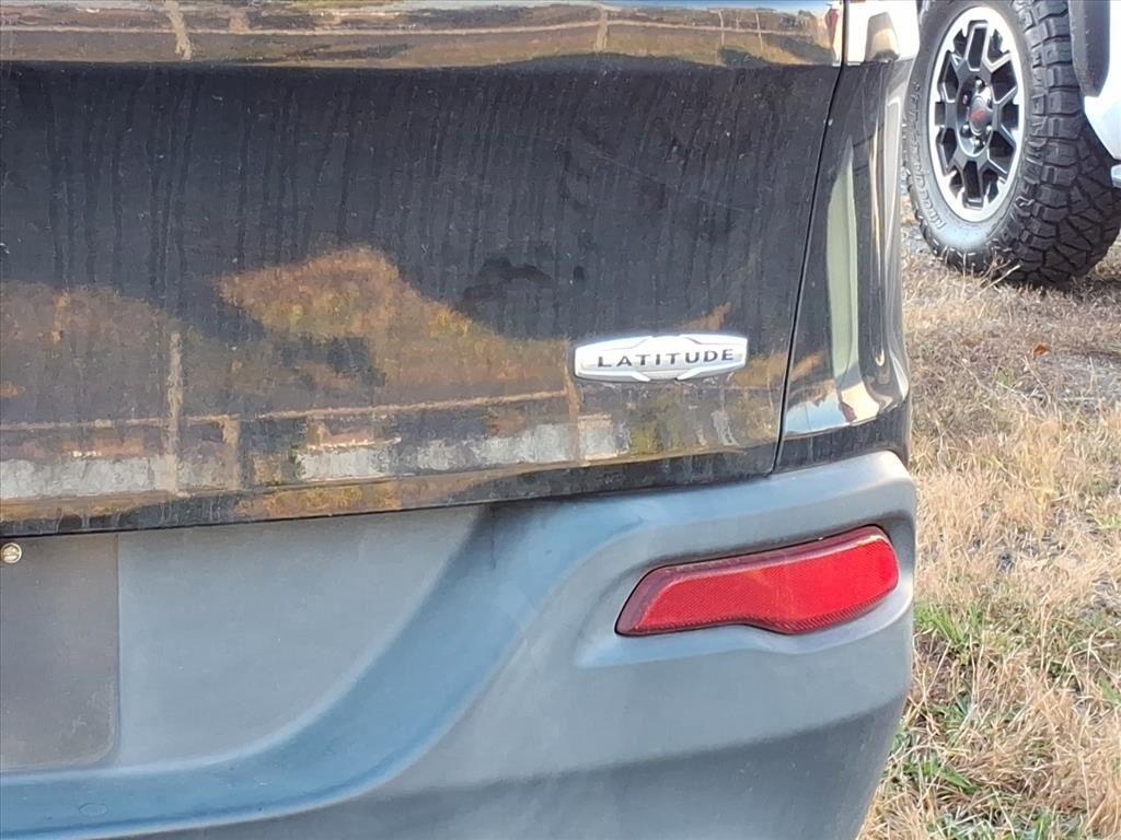 used 2018 Jeep Cherokee car, priced at $10,695