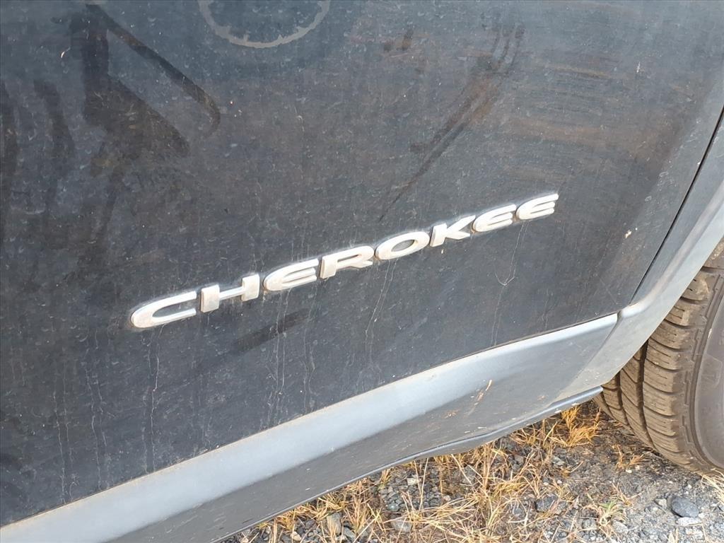used 2018 Jeep Cherokee car, priced at $10,695