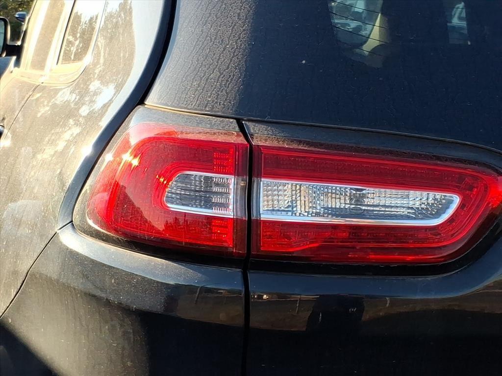 used 2018 Jeep Cherokee car, priced at $10,695