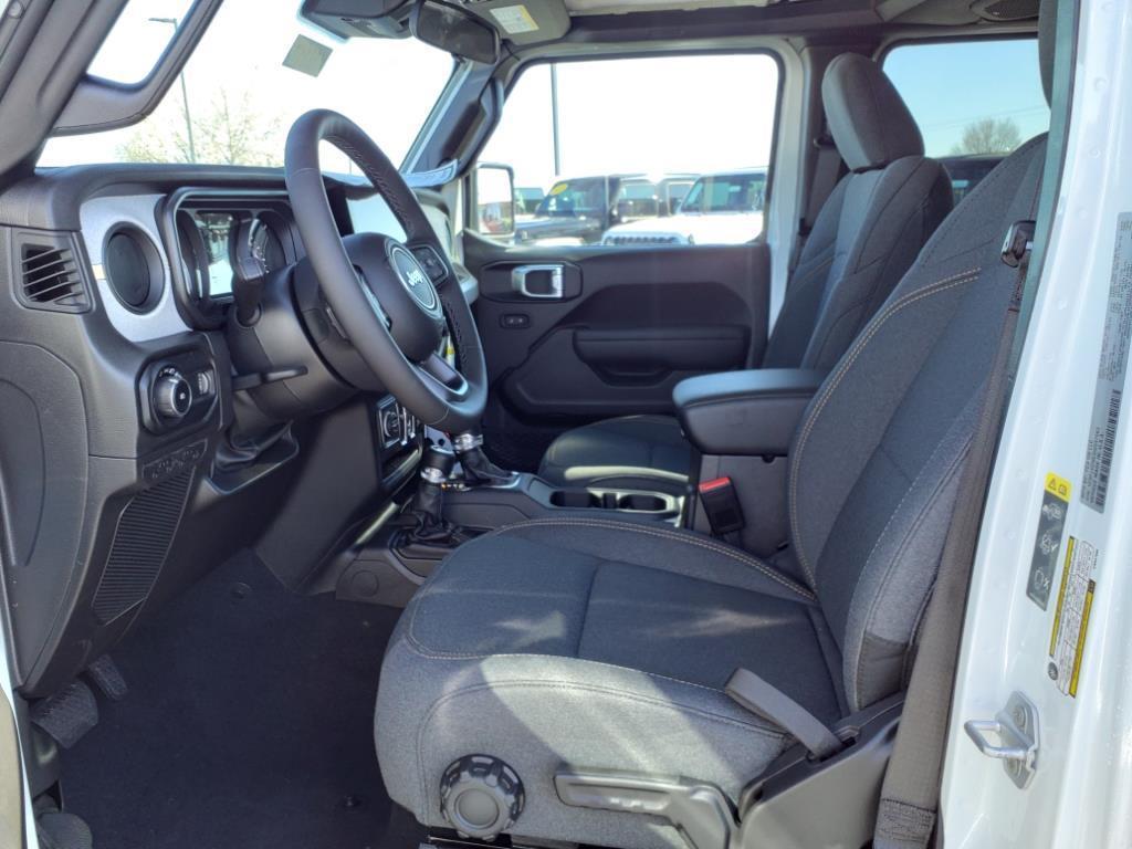 new 2025 Jeep Wrangler car, priced at $45,997
