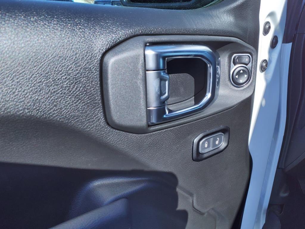 new 2025 Jeep Wrangler car, priced at $41,991